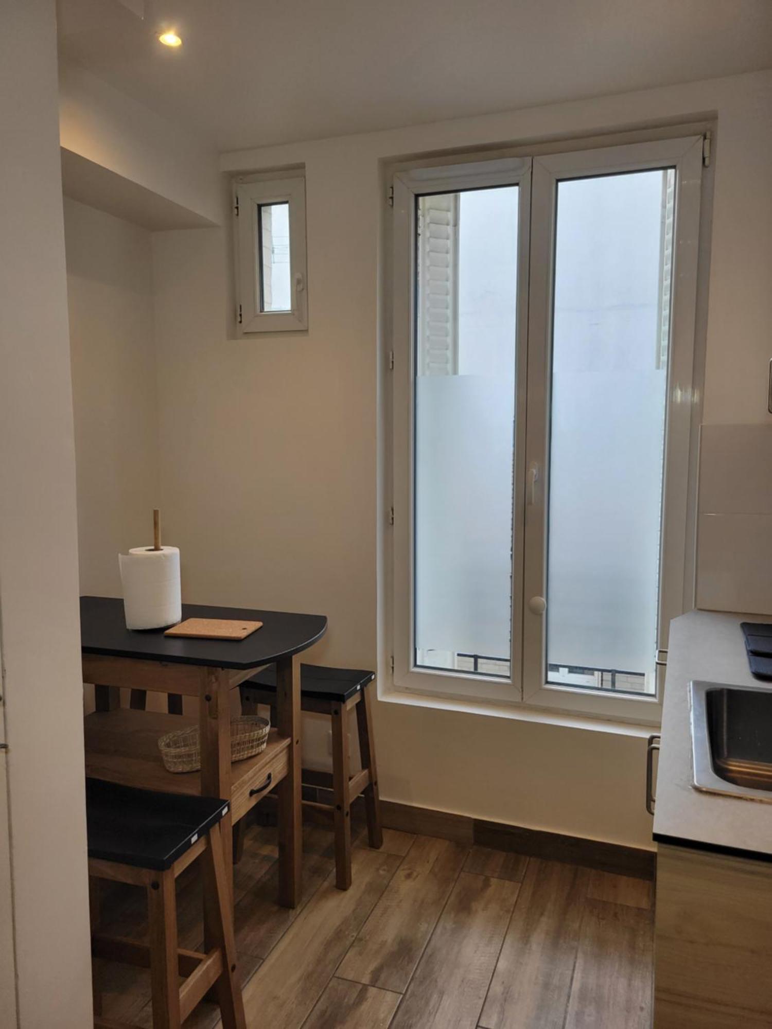 Amazing Apartment A Stone'S Throw From The City Of Lights - Paris Кліші Екстер'єр фото