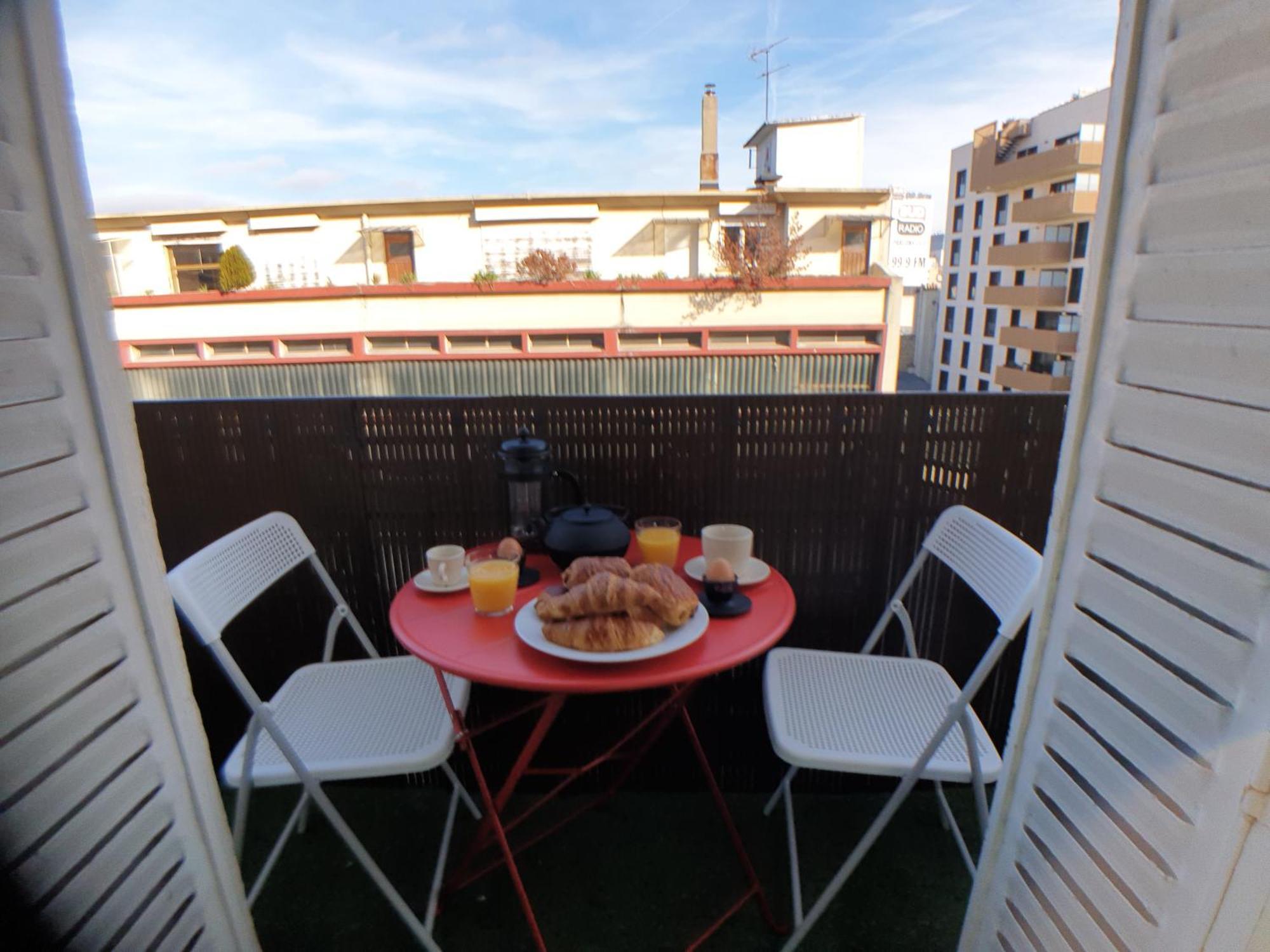 Amazing Apartment A Stone'S Throw From The City Of Lights - Paris Кліші Екстер'єр фото